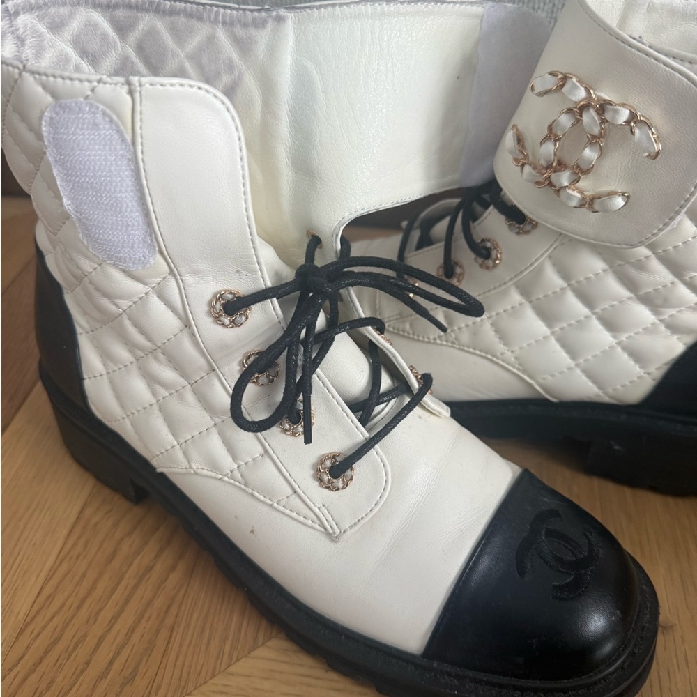 CHANEL Women's Quilted Cream and Black Combat Boots - Picture 3 of 3